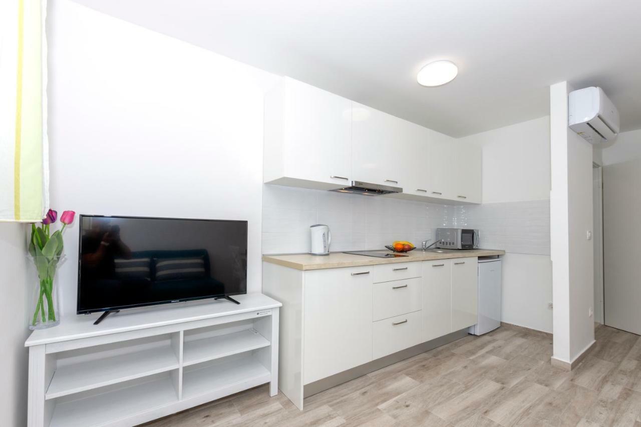 Apartments West Coast Split Exterior foto